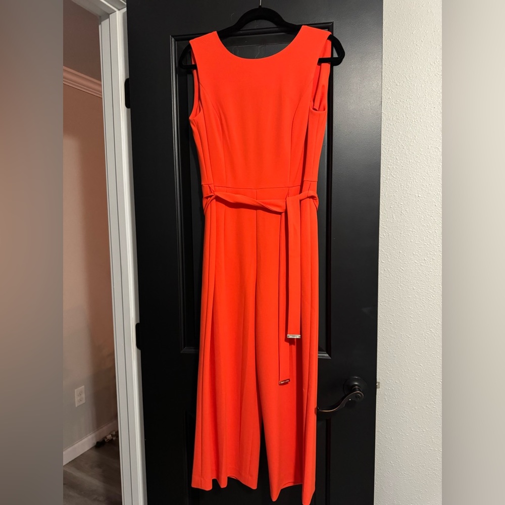 New Sleeveless V-Neck Scuba Jumpsuit
TOMMY HILFIGER